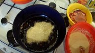 Kotlety v sýrovém těstíčku s bramborami