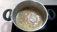 Kmínová polévka s brambory a vejcem