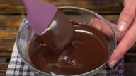 Luxusní čokoládové řezy se žloutkovým krémem