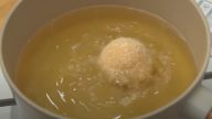 Smažené bramborové koule s mozzarellou