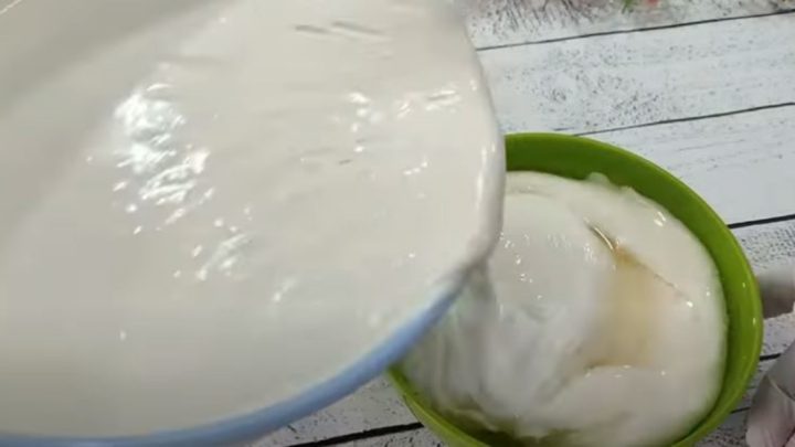 Jogurtové řezy s kondenzovaným mlékem