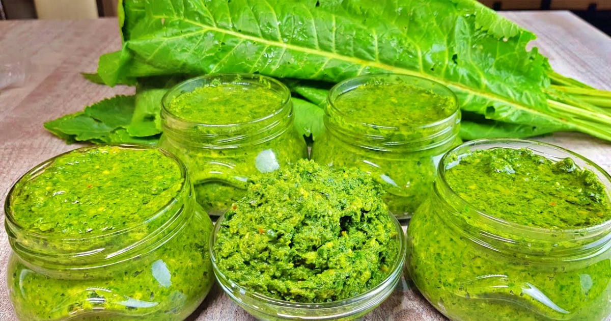 Jednoduché domácí pesto z křenových listů