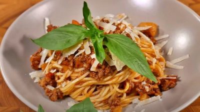 Boloňské špagety s parmezánem
