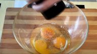 Vaječná omeleta připravovaná v pečicím sáčku