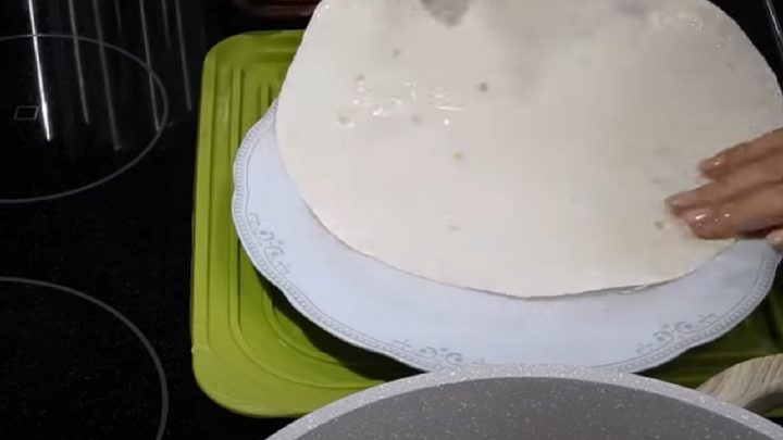 Tortilla s vejcem, šunkou a sýrem