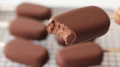Smetanové nanuky v čokoládě
