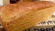 Domácí toustový chléb z kynutého těsta