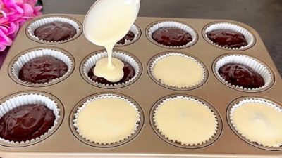 Dvoubarevné muffiny s čokoládovými kousky