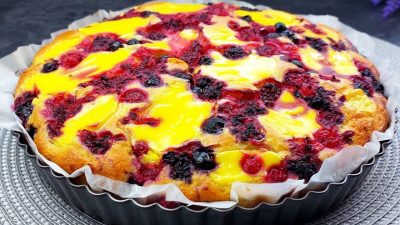 Vláčný koláč s ovocem a vanilkou