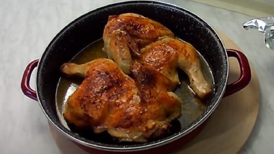 Jednoduché pečené kuře s křupavou kůrkou