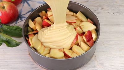Nadýchaný jablečný koláč s vanilkou