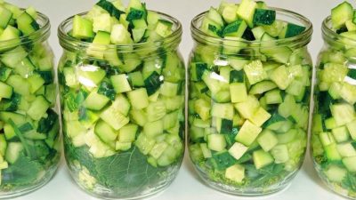 Zavařené okurky do bramborového salátu