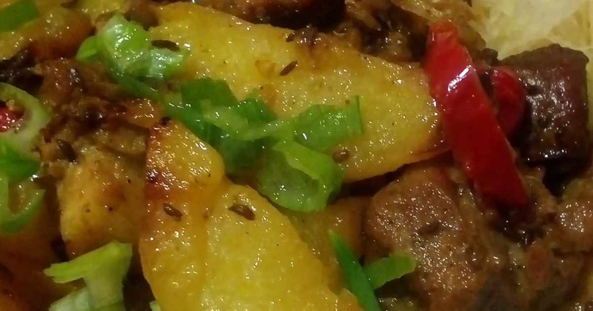 Vepřové s bramborami a kysaným zelím