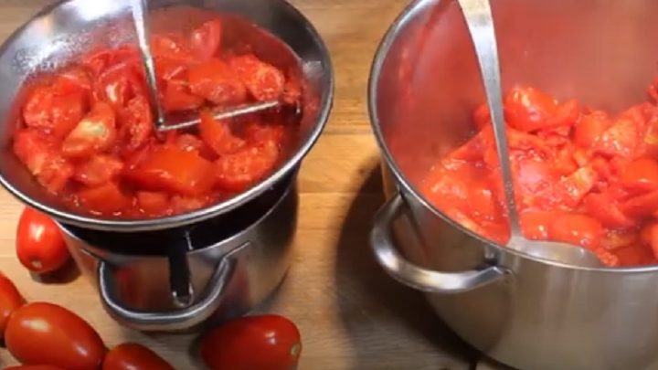 Domácí passata jen ze 3 ingrediencí