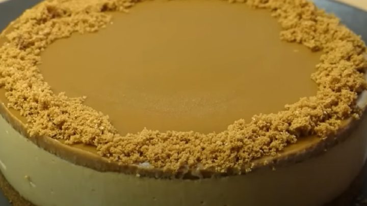 Lotus Cheesecake se smetanovým krémem