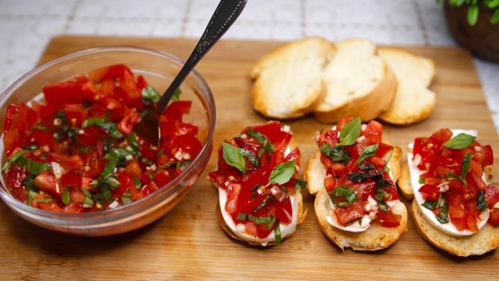 Italské kanapky s rajčaty à la bruschetta