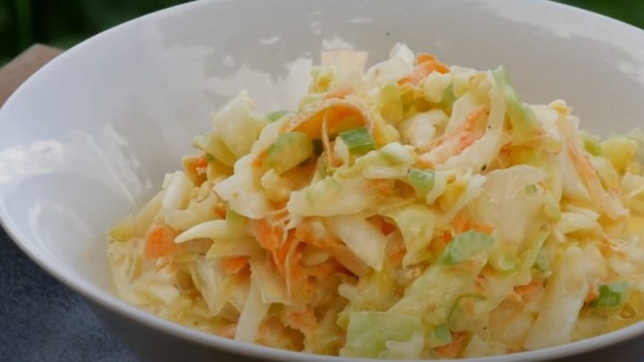 Rychlý salát Coleslaw s majonézou