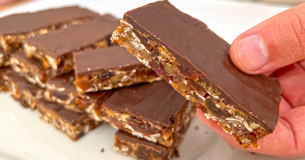 Domácí müsli tyčinky s čokoládovou polevou