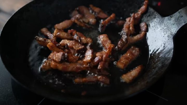 Strapačky se zelím a křupavou slaninou