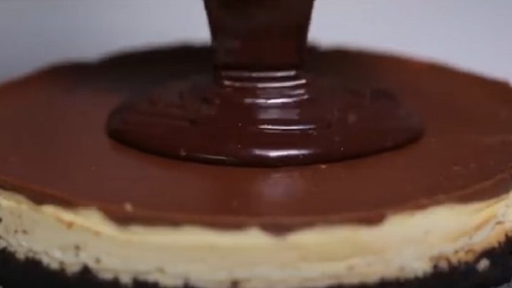 Nutellový cheesecake s Oreo sušenkami