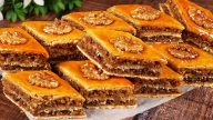 Baklava s medem a vlašskými ořechy