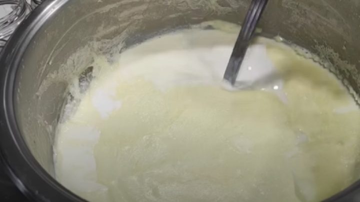 Hustý domácí jogurt ze 2 ingrediencí