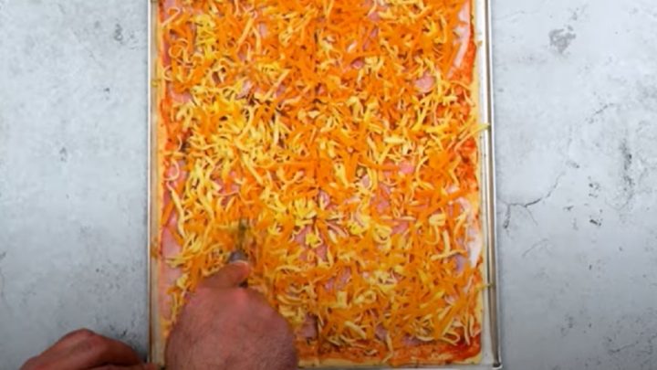 Pizza tyčinky z listového těsta se šunkou