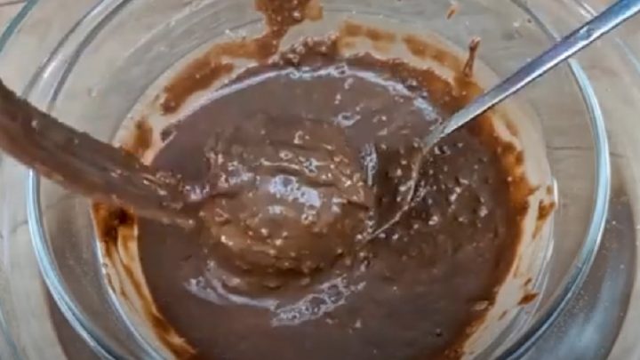 Nepečené mandlové kuličky s datlemi