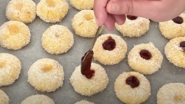 Kokosová očka plněná džemem