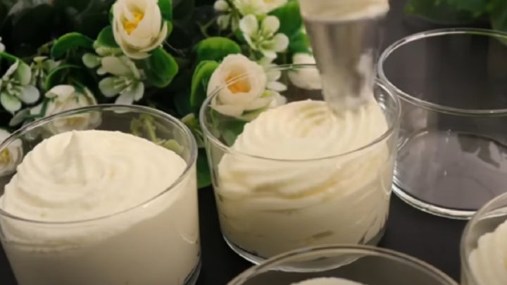Smetanové poháry s bílou čokoládou