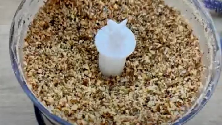 Nepečené mandlové kuličky s datlemi