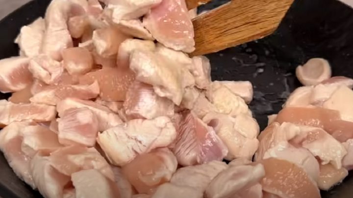 Rajčatové těstoviny s kuřecím masem