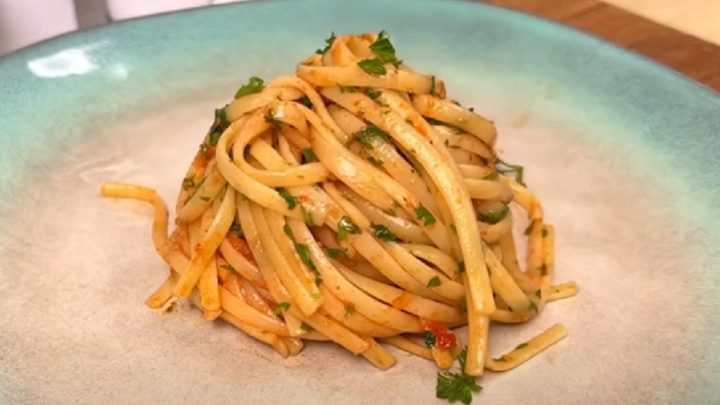 Rajčatové těstoviny s kuřecím masem