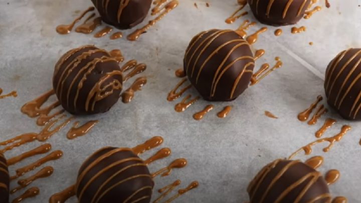 Nepečené lotus kuličky v čokoládě
