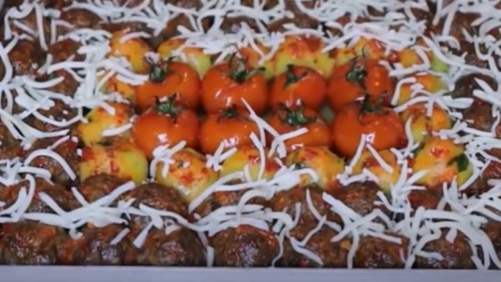 Zapečené masové kuličky s bramborami