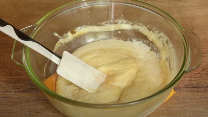 Křupavé cibulové krekry s kurkumou