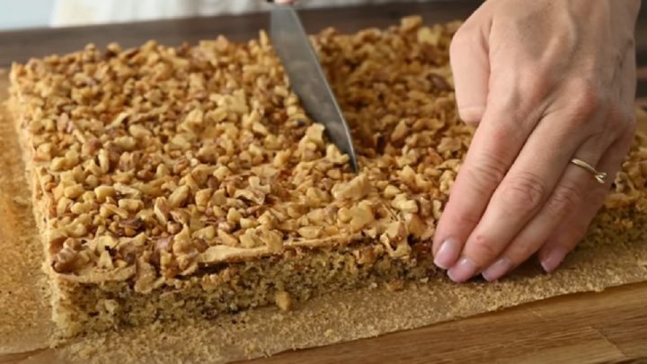 Ořechové kostky s karamelovým krémem