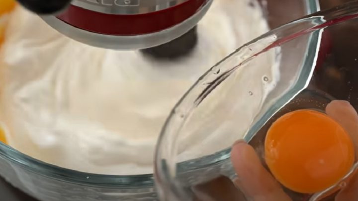 Ořechové kostky s karamelovým krémem