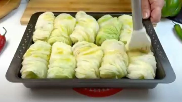 Závitky z pekingského zelí se slaninou