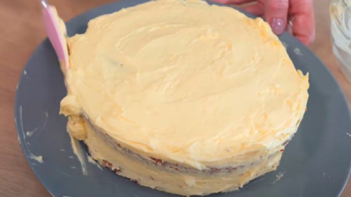 Mandlový dort s vanilkovým krémem