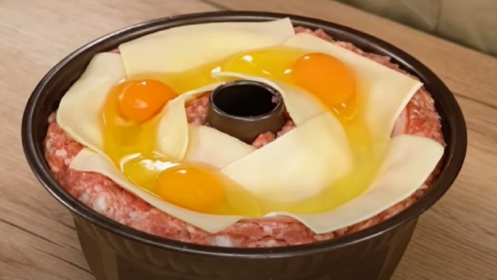 Masová bábovka se šunkou a sýrem