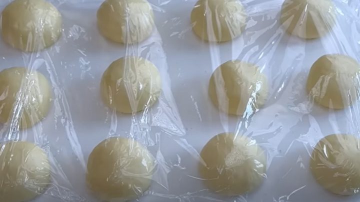 Domácí croissanty z kynutého těsta