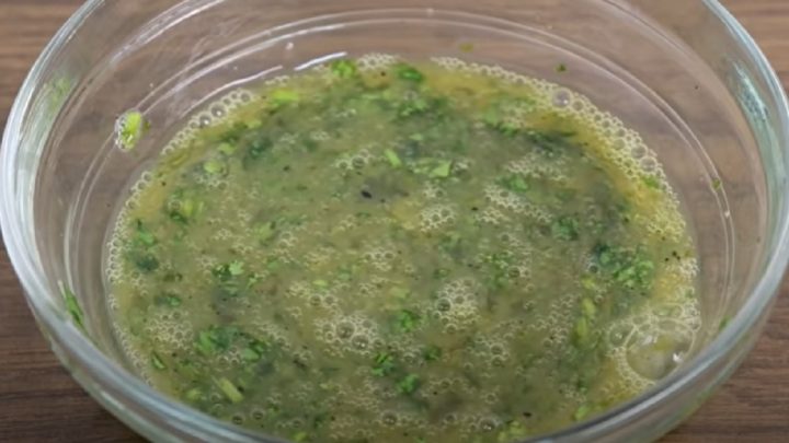 Smažená bramborová placka plněná sýrem