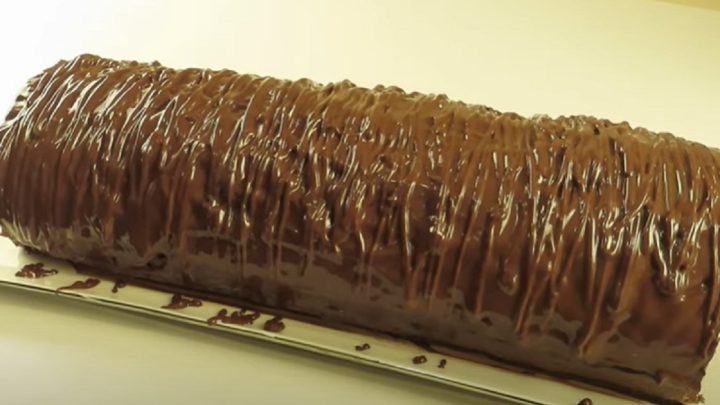 Nadýchaná roláda s Nutellou a čokoládou