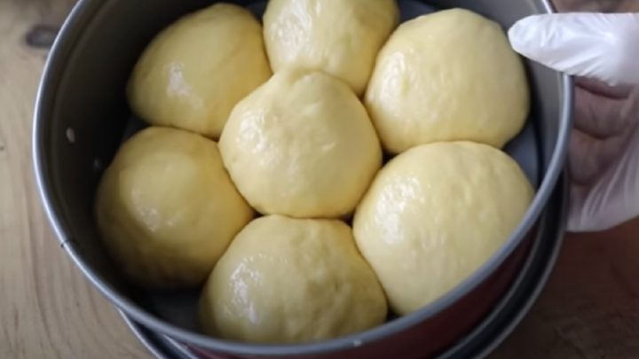 Mandarinkové kynuté buchty plněné čokoládou