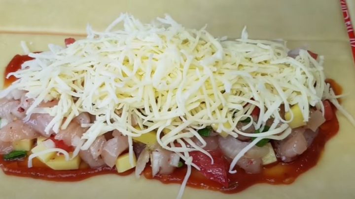 Křehké taštičky plněné kuřecím masem