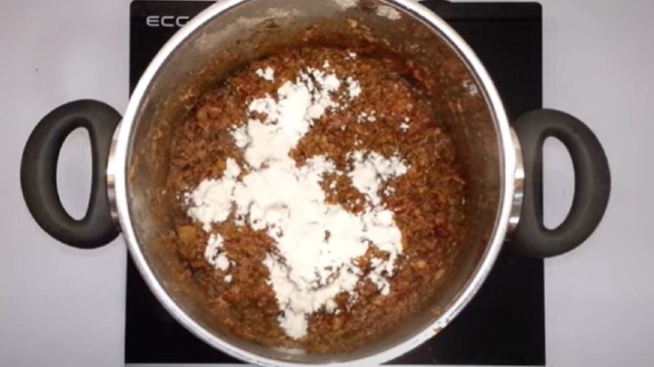 Rychlý zabijačkový guláš z jitrnic