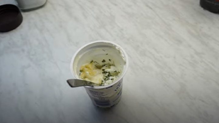 Tymiánové brambory s česnekovým dipem