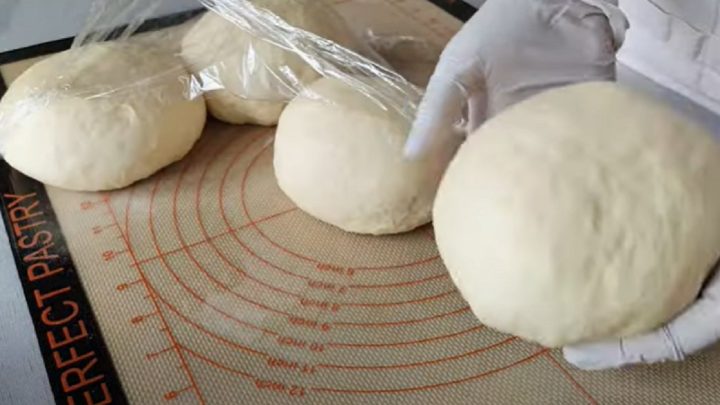 Domácí toustový chléb ze sušeného droždí