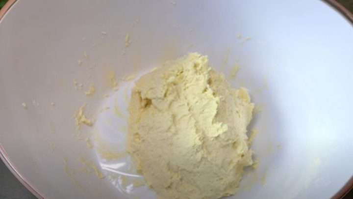 Rakouský jablečný koláč s mandlemi